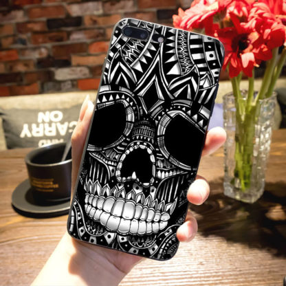 Coque-Iphone-Tete-de-Mort-Erdica